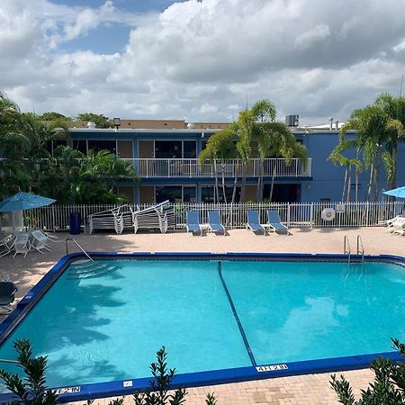 Rodeway Inn & Suites Fort Lauderdale Airport & Cruise Port Dania Beach Esterno foto