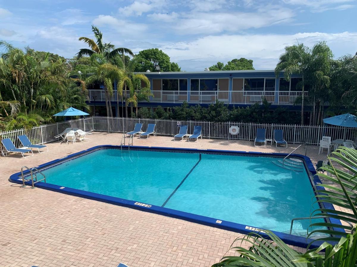 Rodeway Inn & Suites Fort Lauderdale Airport & Cruise Port Dania Beach Esterno foto