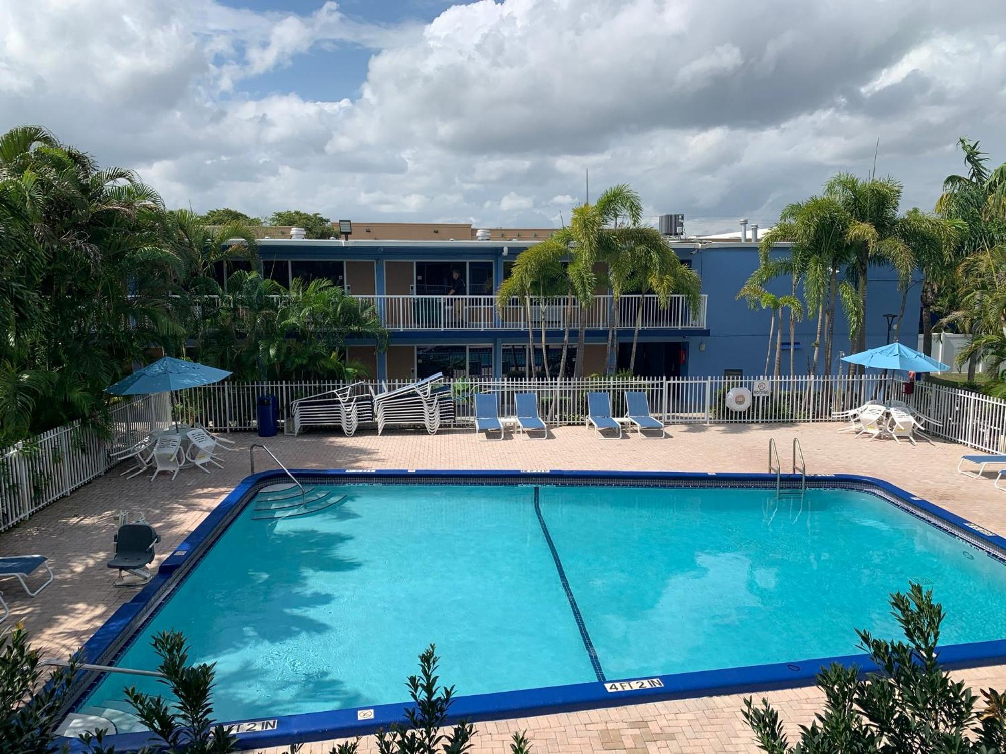 Rodeway Inn & Suites Fort Lauderdale Airport & Cruise Port Dania Beach Esterno foto