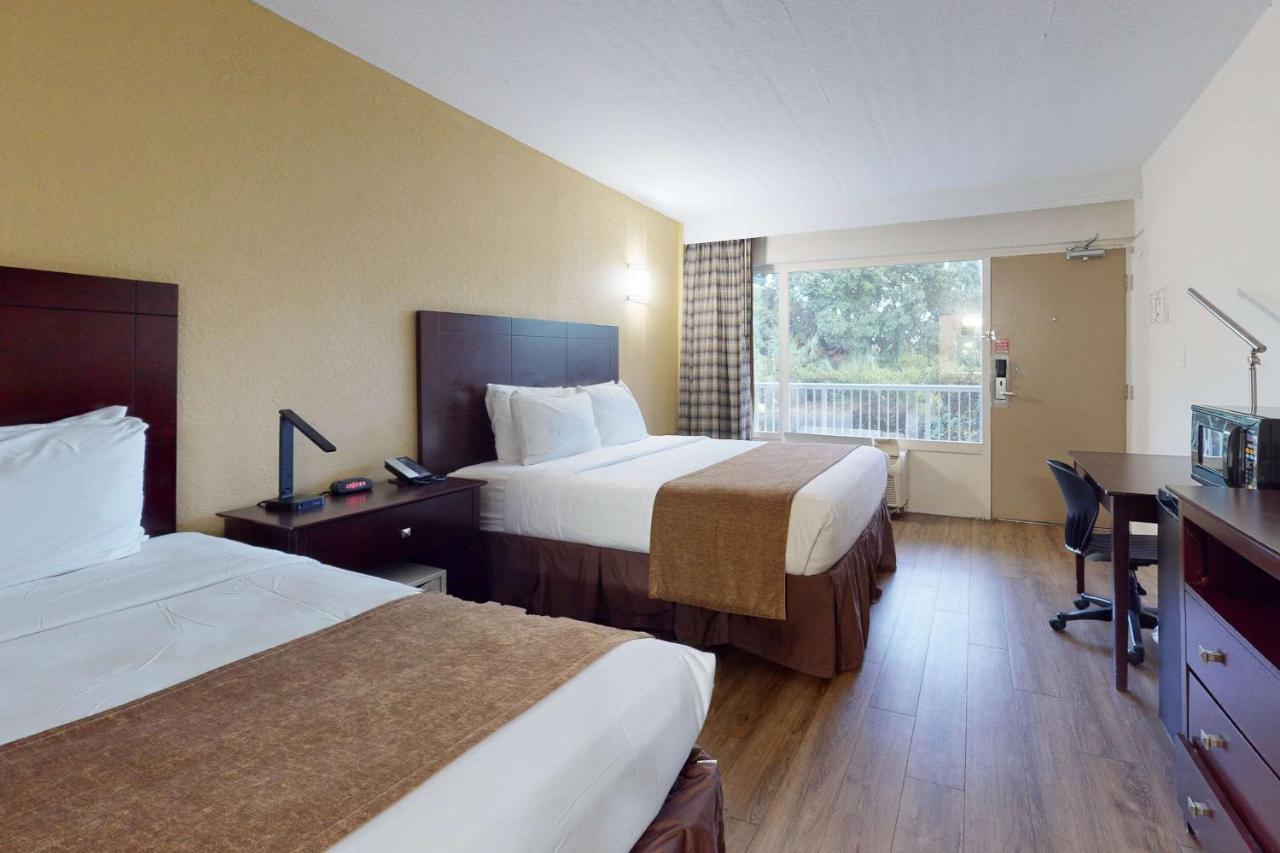 Rodeway Inn & Suites Fort Lauderdale Airport & Cruise Port Dania Beach Esterno foto
