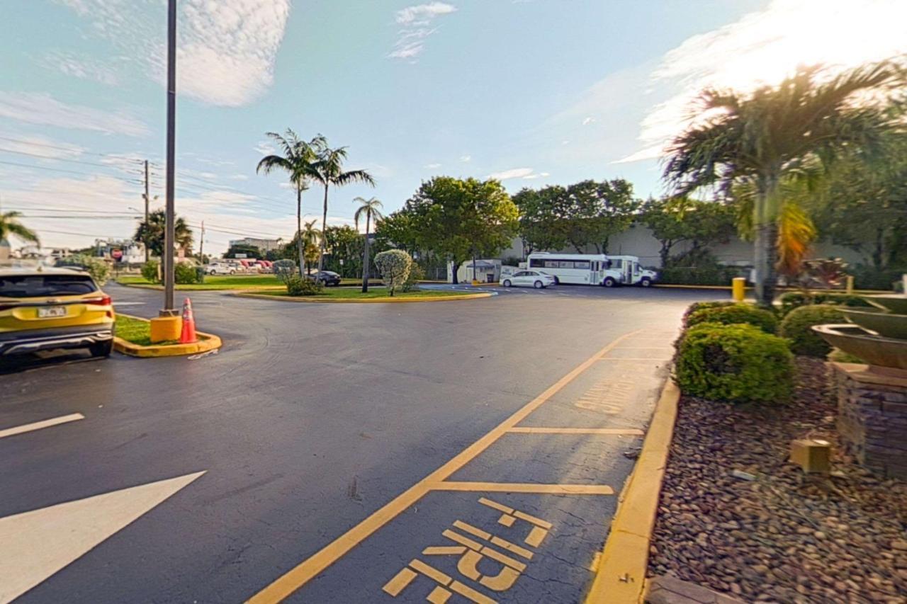 Rodeway Inn & Suites Fort Lauderdale Airport & Cruise Port Dania Beach Esterno foto
