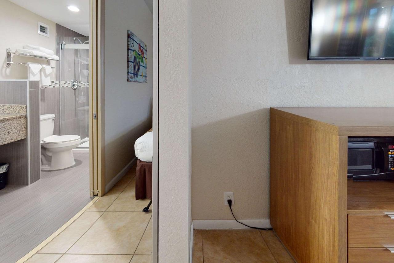 Rodeway Inn & Suites Fort Lauderdale Airport & Cruise Port Dania Beach Esterno foto