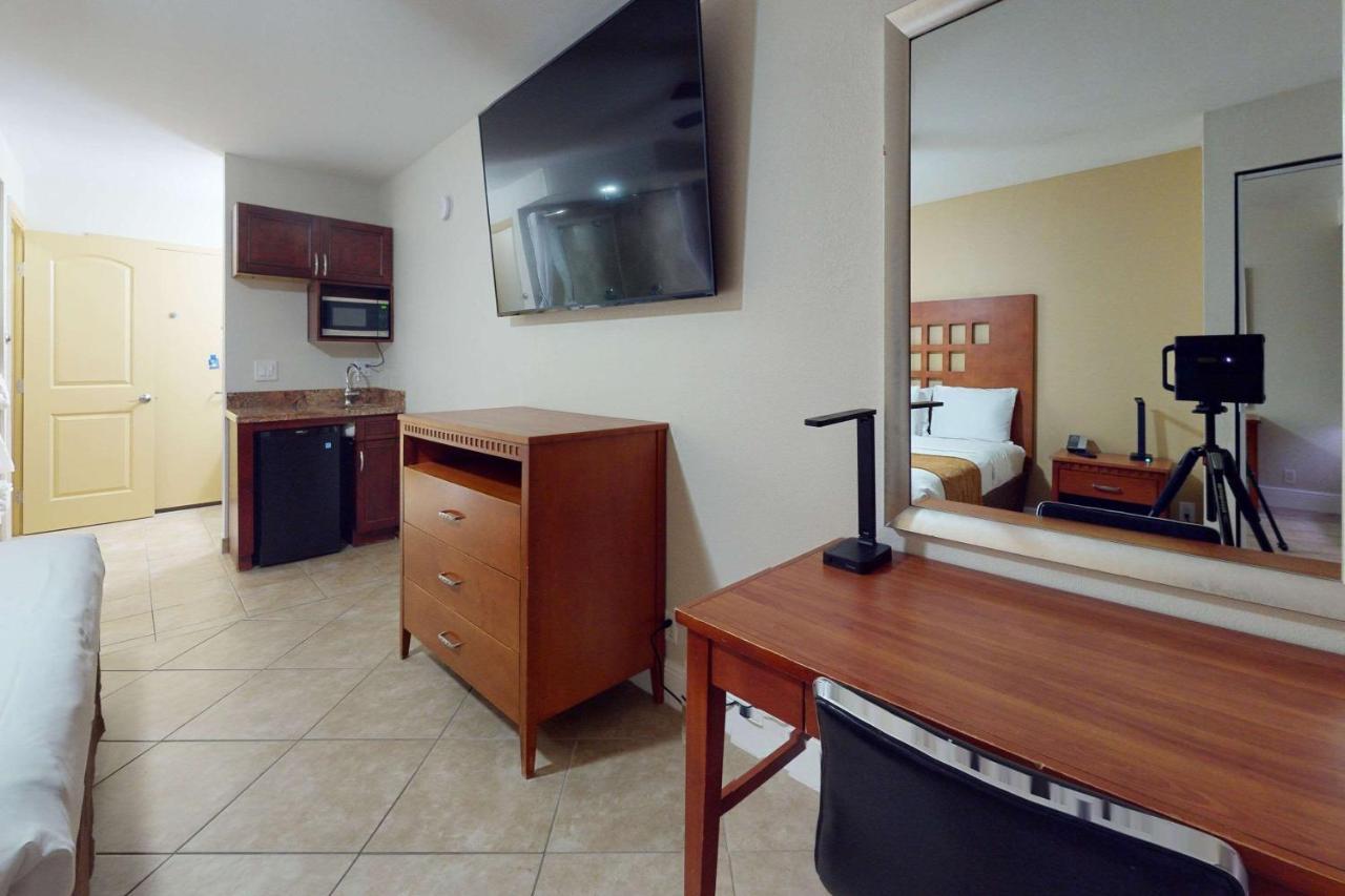 Rodeway Inn & Suites Fort Lauderdale Airport & Cruise Port Dania Beach Esterno foto